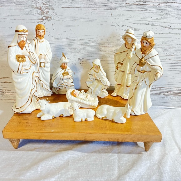 Nativity figurines gold white Jesus ceramic decor Christmas holiday - Picture 5 of 5